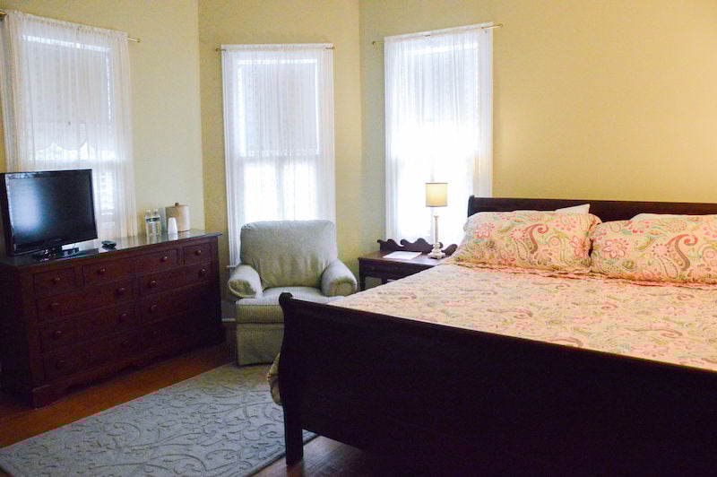 Magnolia Inn guest room